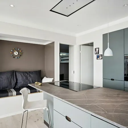 Architect-designed House With Sea Views Hébergement de vacances Hejls