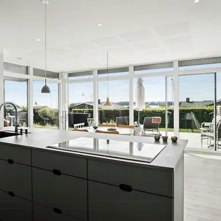 Hébergement de vacances Architect-designed House With Sea Views