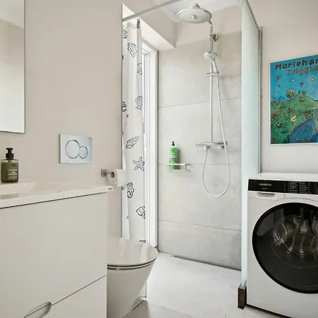 Architect-designed House With Sea Views Hébergement de vacances *